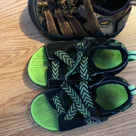 keen boys sandals